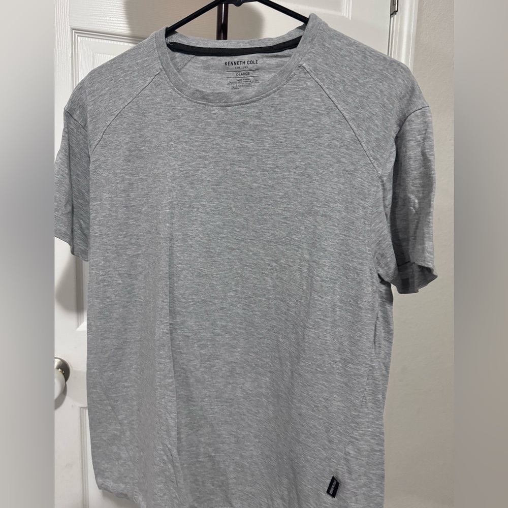 Women’s grey t shirt